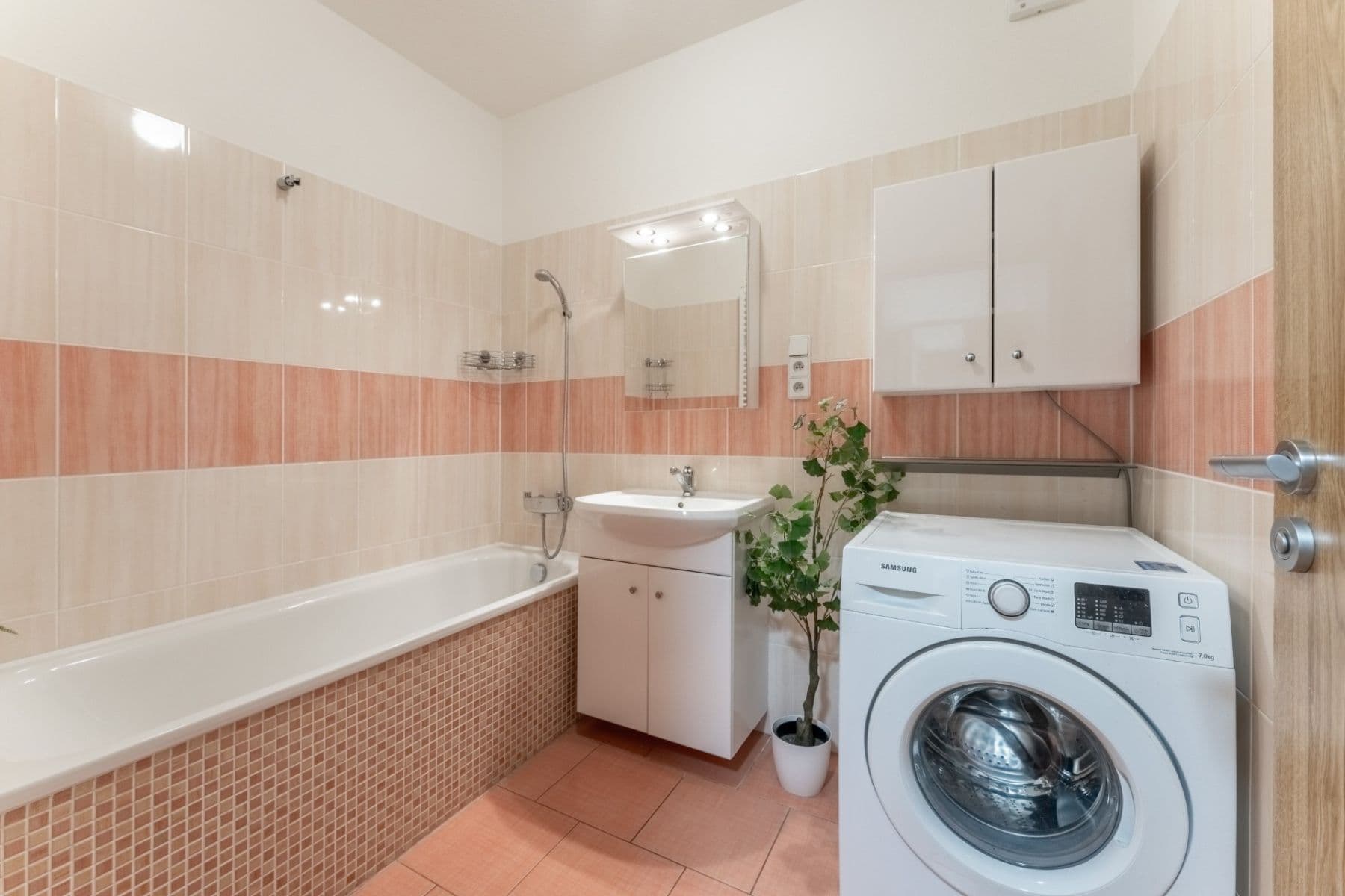 Prodej bytu 3+kk 76 m², U Dráhy, Chýně, Středočeský kraj Prodej bytu 3+kk 76 m², U Dráhy, Chýně, Středočeský kraj