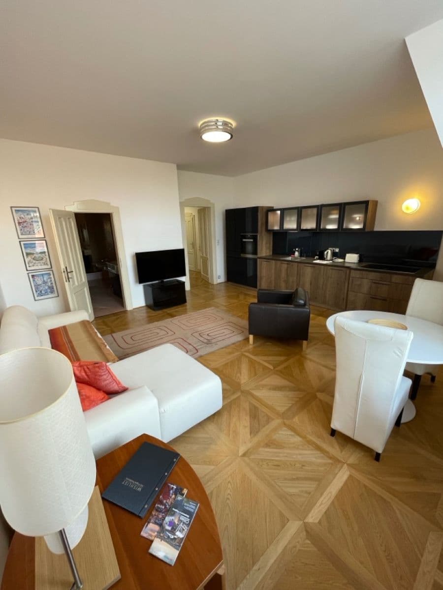 Pronájem bytu 2+kk 75 m², Elišky Krásnohorské, Praha, Praha Pronájem bytu 2+kk 75 m², Elišky Krásnohorské, Praha, Praha