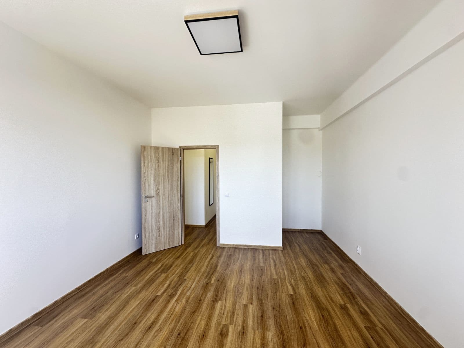 Pronájem bytu 2+kk 50 m², Jeseniova, Praha, Praha Pronájem bytu 2+kk 50 m², Jeseniova, Praha, Praha