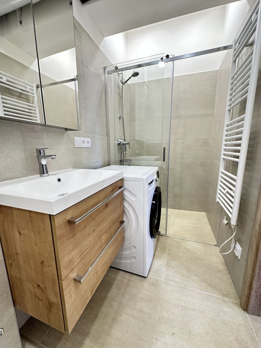 Pronájem bytu 2+kk 50 m², Jeseniova, Praha, Praha Pronájem bytu 2+kk 50 m², Jeseniova, Praha, Praha