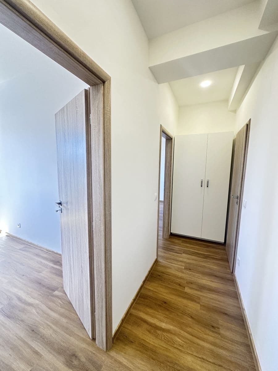 Pronájem bytu 2+kk 50 m², Jeseniova, Praha, Praha Pronájem bytu 2+kk 50 m², Jeseniova, Praha, Praha