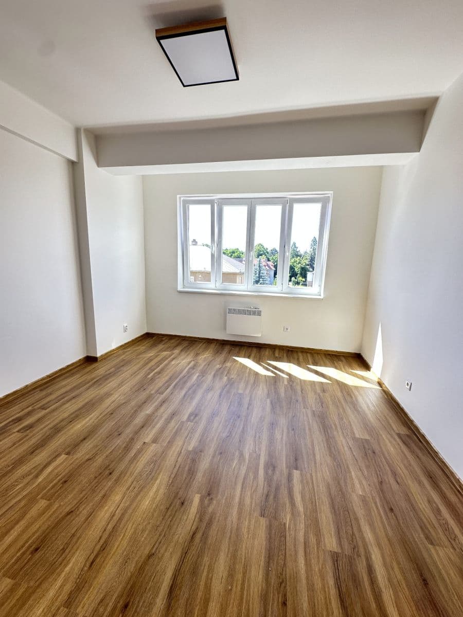 Pronájem bytu 2+kk 50 m², Jeseniova, Praha, Praha Pronájem bytu 2+kk 50 m², Jeseniova, Praha, Praha