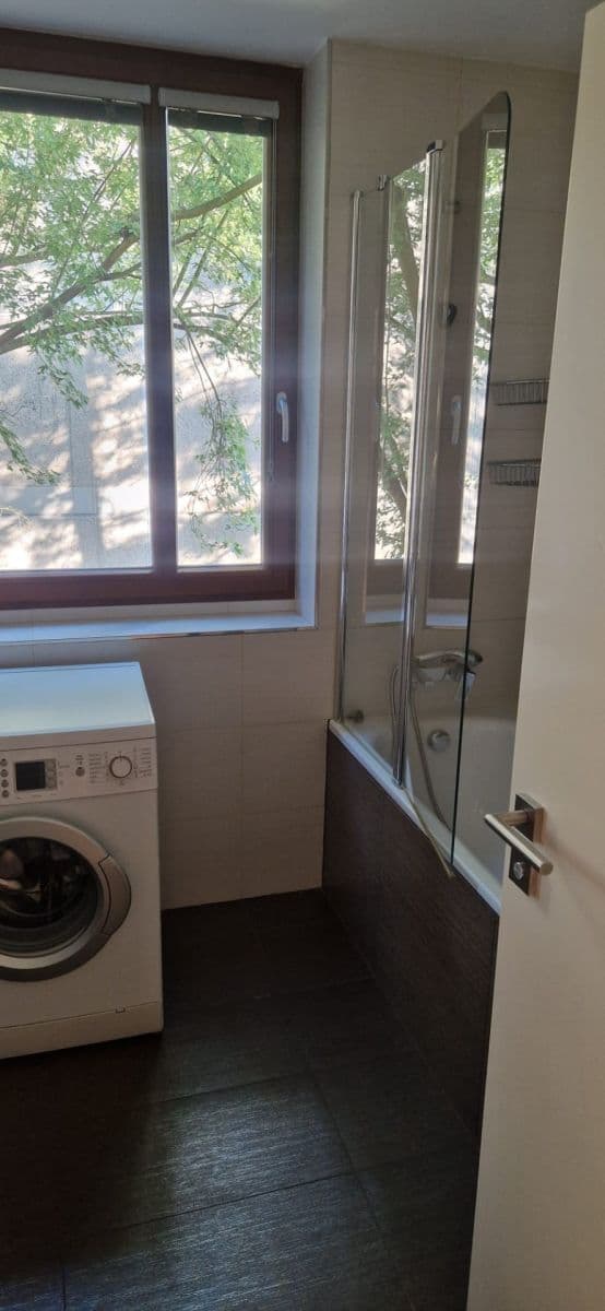 Pronájem bytu 3+kk 83 m², Pod Lysinami, Praha, Praha Pronájem bytu 3+kk 83 m², Pod Lysinami, Praha, Praha