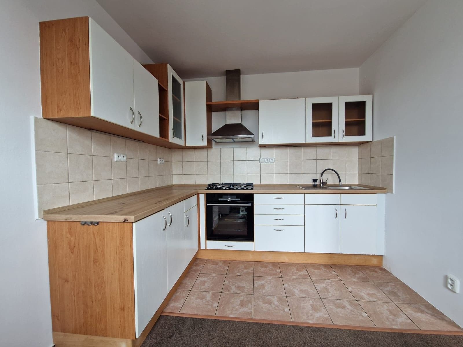 Pronájem bytu 2+1 65 m², Sečská, Praha, Praha Pronájem bytu 2+1 65 m², Sečská, Praha, Praha