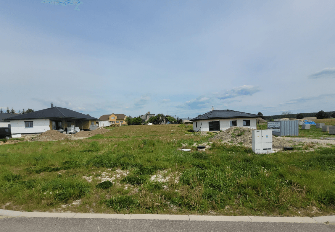 Prodej pozemku 1.570 m², Rohenice, Královéhradecký kraj Prodej pozemku 1.570 m², Rohenice, Královéhradecký kraj