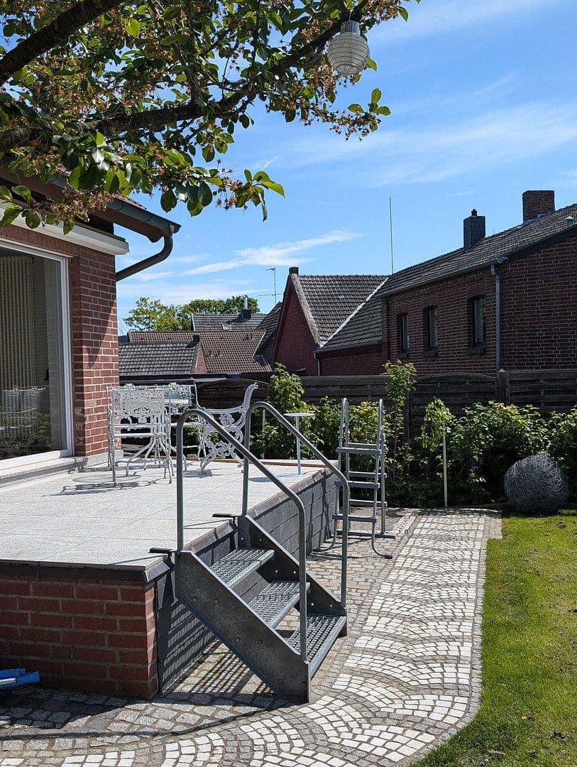 Prodej domu 170 m², pozemek 416 m², Goethestr. 6, Schwalmtal, Severní Porýní-Vestfálsko Prodej domu 170 m², pozemek 416 m², Goethestr. 6, Schwalmtal, Severní Porýní-Vestfálsko
