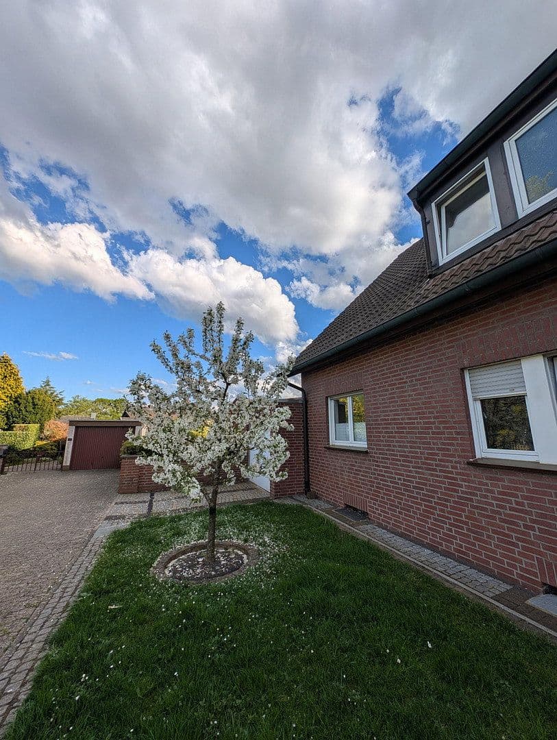 Prodej domu 170 m², pozemek 416 m², Goethestr. 6, Schwalmtal, Severní Porýní-Vestfálsko Prodej domu 170 m², pozemek 416 m², Goethestr. 6, Schwalmtal, Severní Porýní-Vestfálsko