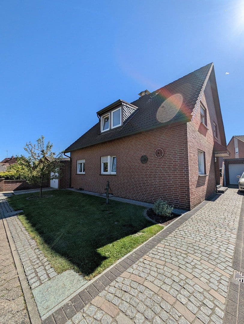 Prodej domu 170 m², pozemek 416 m², Goethestr. 6, Schwalmtal, Severní Porýní-Vestfálsko Prodej domu 170 m², pozemek 416 m², Goethestr. 6, Schwalmtal, Severní Porýní-Vestfálsko