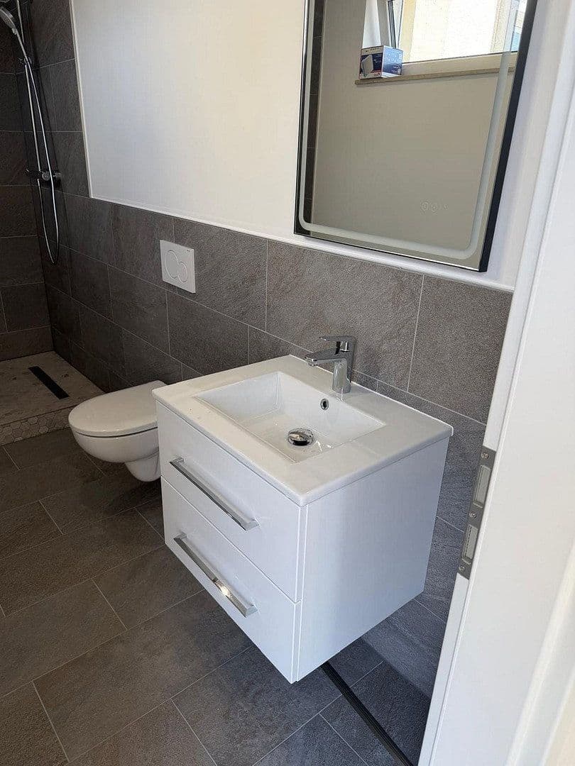 Pronájem bytu 2+1 58 m², Kaiserstraße 4a, Rüdesheim am Rhein, Hessen Pronájem bytu 2+1 58 m², Kaiserstraße 4a, Rüdesheim am Rhein, Hessen