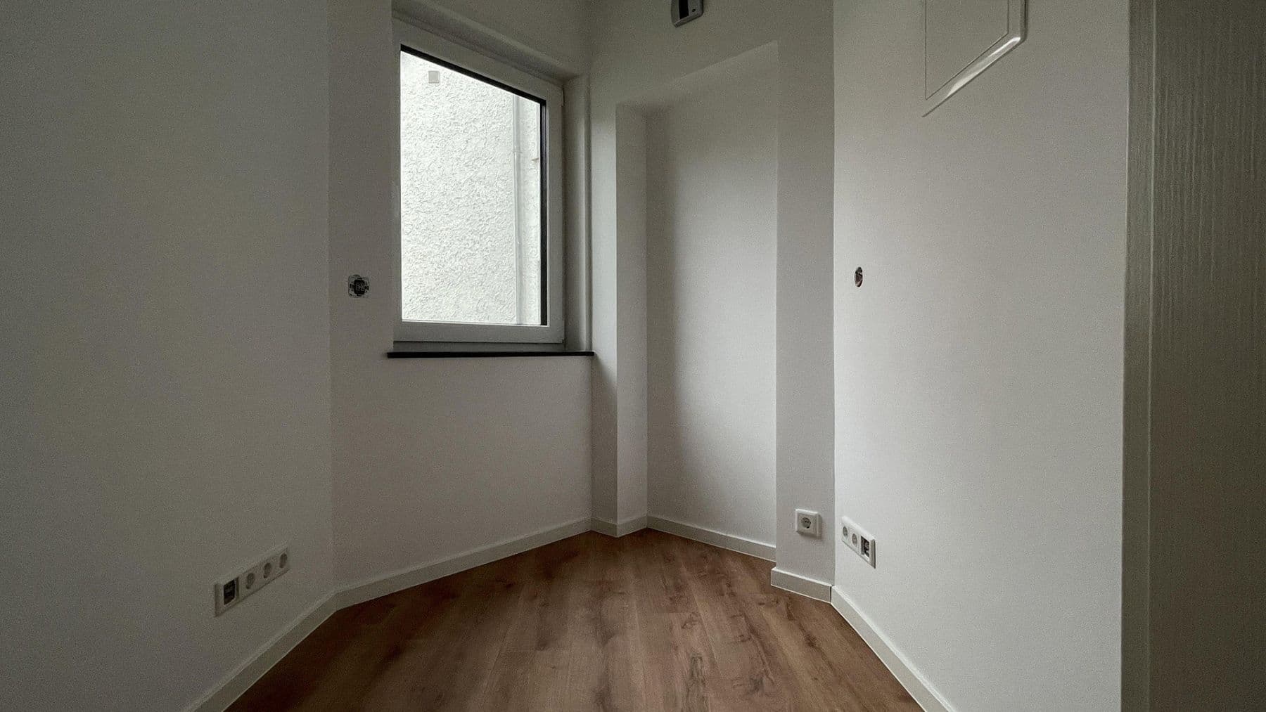 Pronájem bytu 5+1 133 m², Hemsbach, Bádensko-Württembersko Pronájem bytu 5+1 133 m², Hemsbach, Bádensko-Württembersko