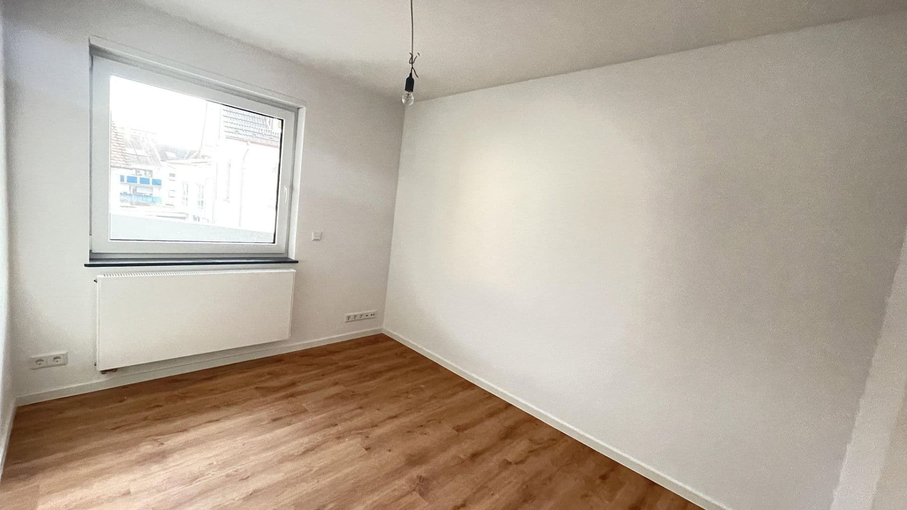 Pronájem bytu 5+1 133 m², Hemsbach, Bádensko-Württembersko Pronájem bytu 5+1 133 m², Hemsbach, Bádensko-Württembersko