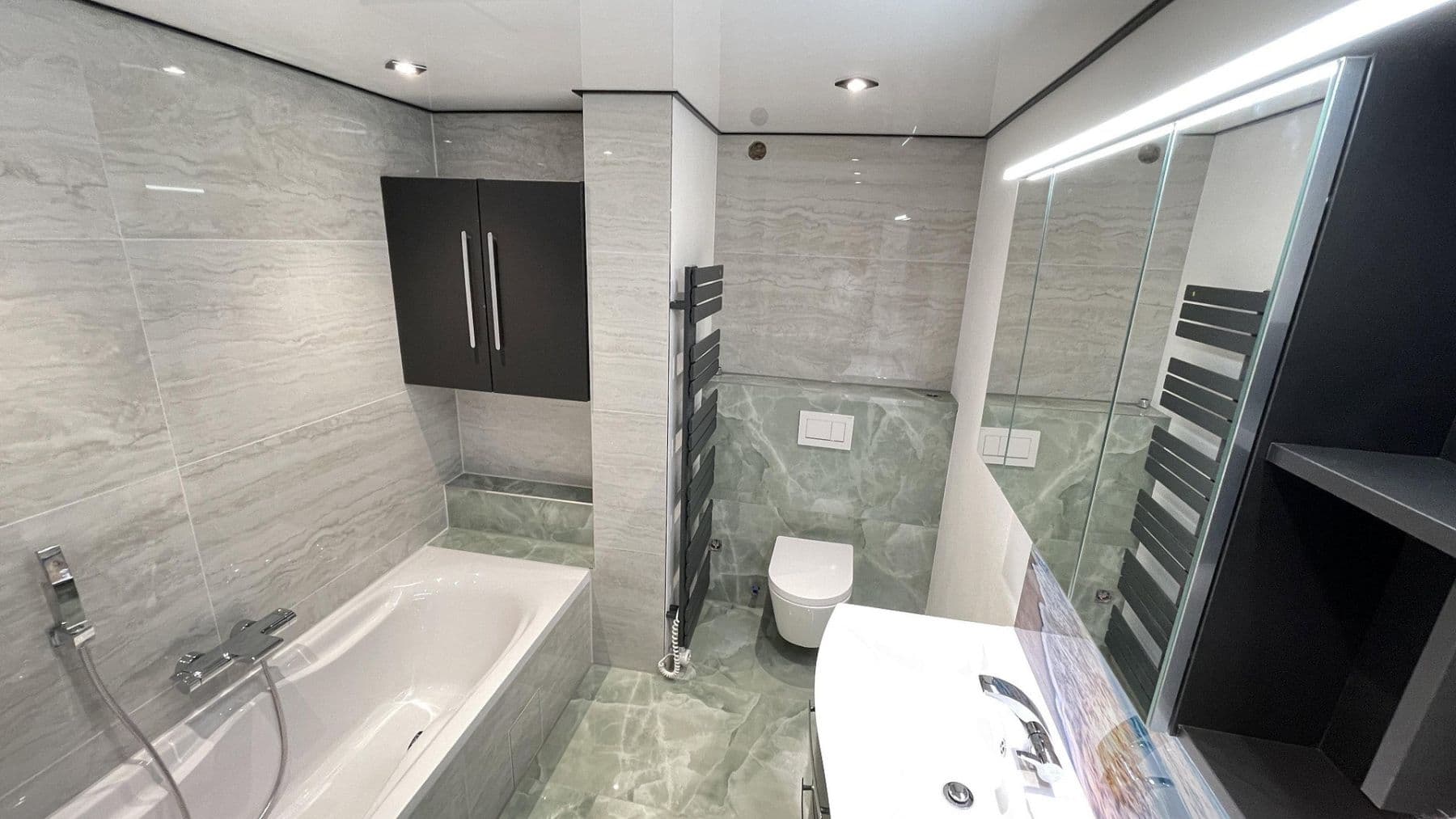 Pronájem bytu 5+1 133 m², Hemsbach, Bádensko-Württembersko Pronájem bytu 5+1 133 m², Hemsbach, Bádensko-Württembersko
