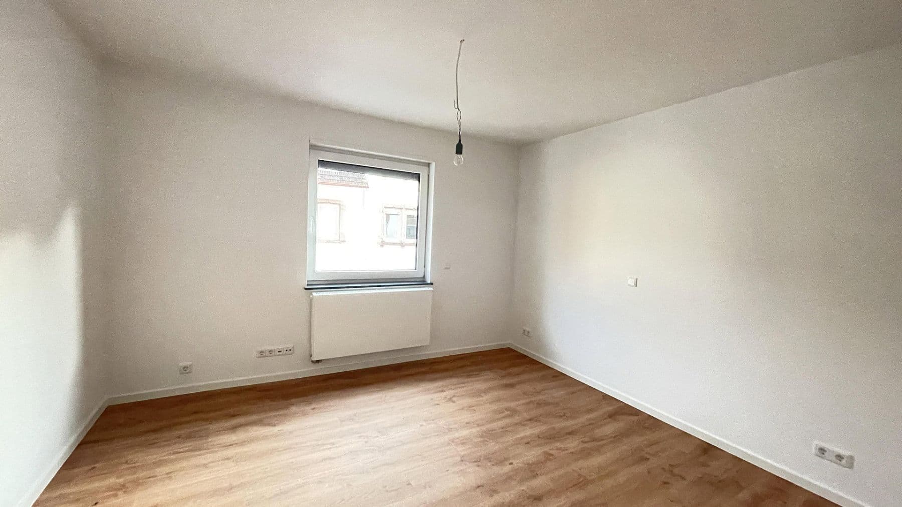 Pronájem bytu 5+1 133 m², Hemsbach, Bádensko-Württembersko Pronájem bytu 5+1 133 m², Hemsbach, Bádensko-Württembersko