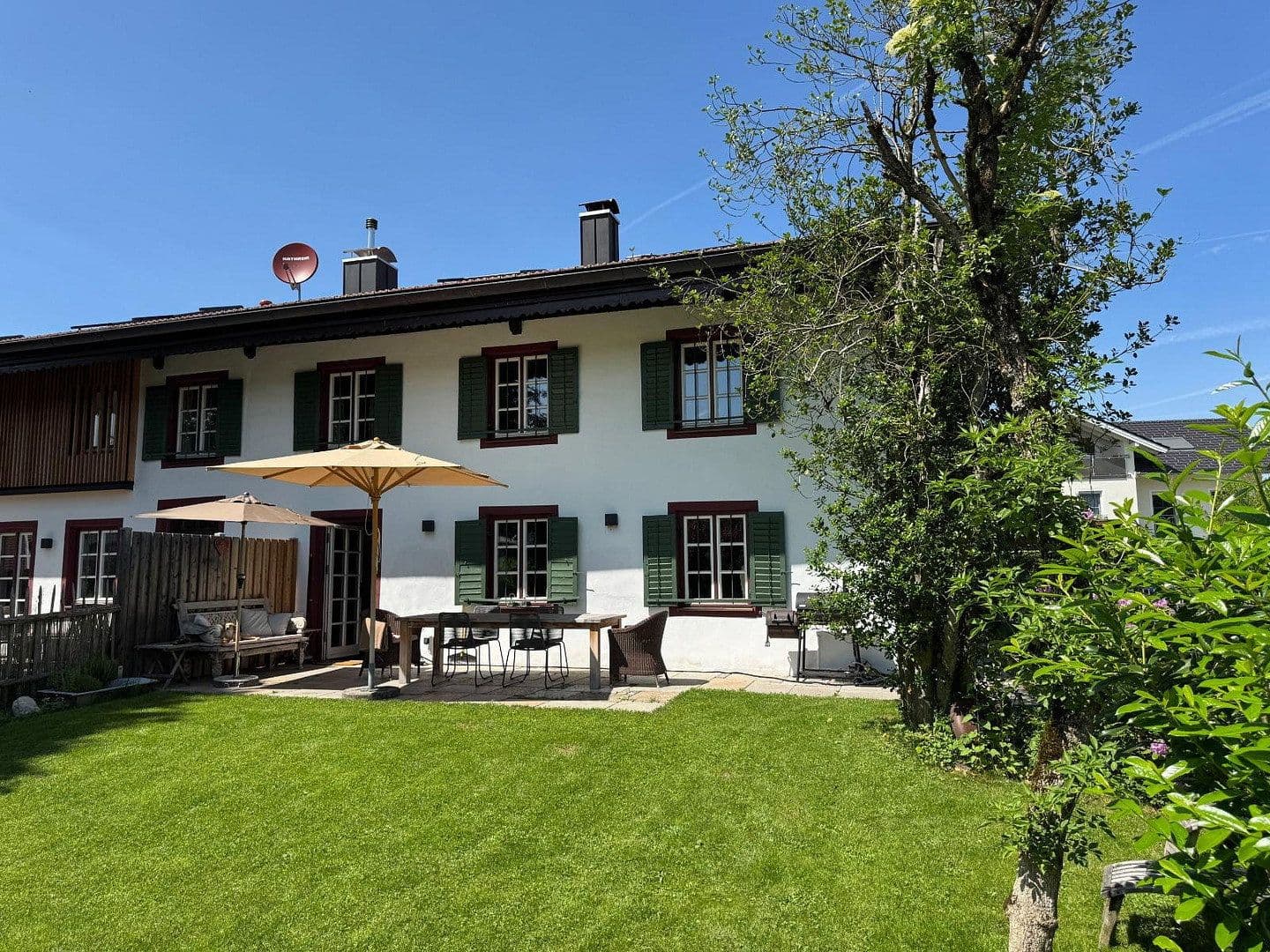 Pronájem domu 250 m², pozemek 500 m², Riedering, Bavorsko Pronájem domu 250 m², pozemek 500 m², Riedering, Bavorsko