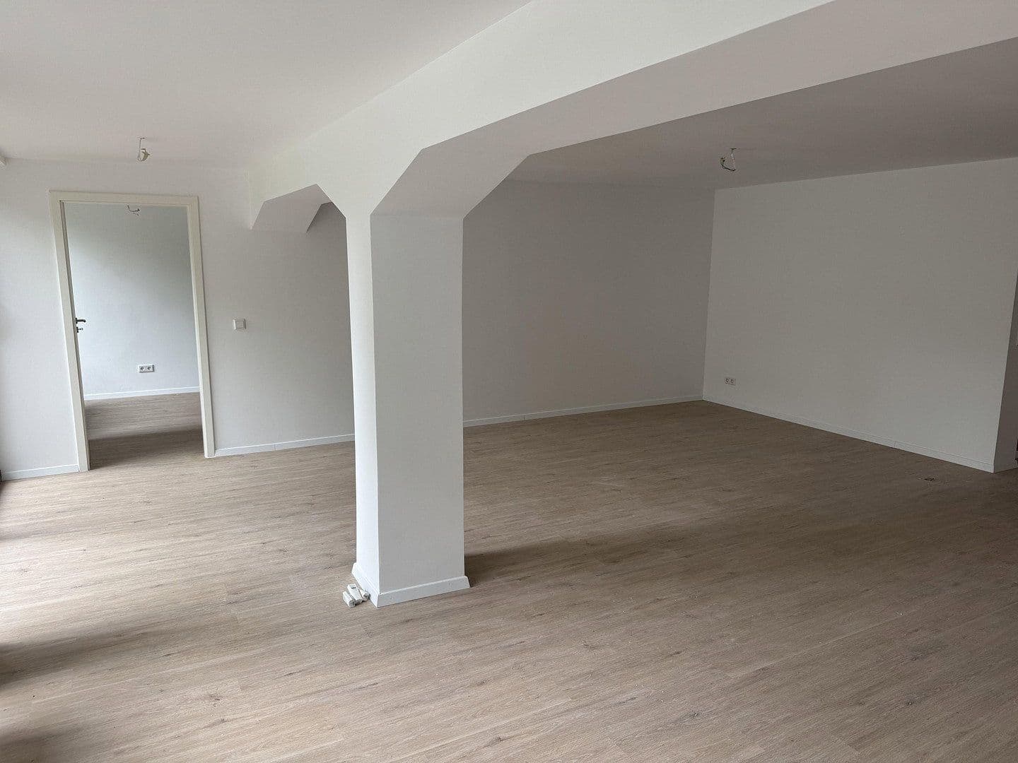 Pronájem bytu 3+1 114 m², Duisburg, Severní Porýní-Vestfálsko Pronájem bytu 3+1 114 m², Duisburg, Severní Porýní-Vestfálsko