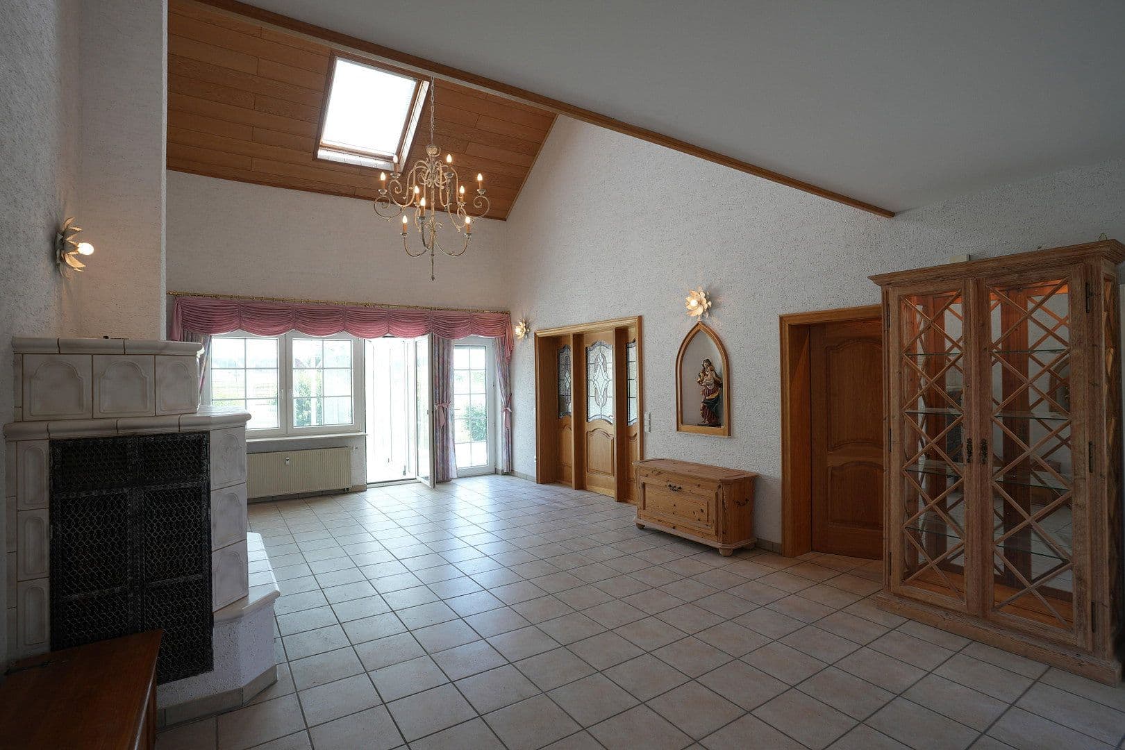 Pronájem bytu 5+1 192 m², Kastellaun, Porýní-Falc Pronájem bytu 5+1 192 m², Kastellaun, Porýní-Falc