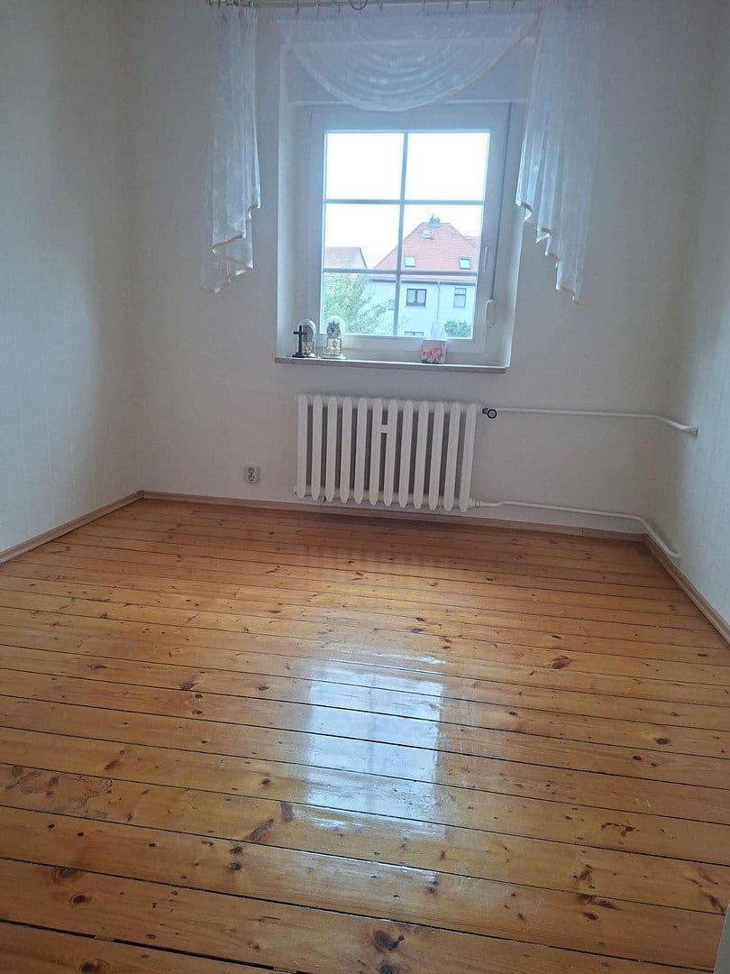 Pronájem domu 120 m², pozemek 285 m², Karl-Marx-Straße 30, Apolda, Durynsko Pronájem domu 120 m², pozemek 285 m², Karl-Marx-Straße 30, Apolda, Durynsko