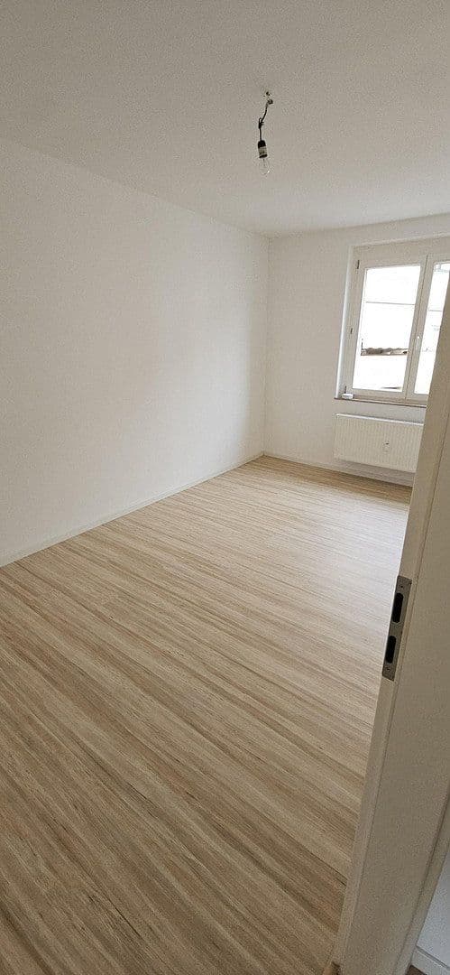 Pronájem bytu 3+1 71 m², Pforzheim, Bádensko-Württembersko Pronájem bytu 3+1 71 m², Pforzheim, Bádensko-Württembersko