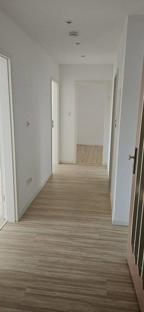 Pronájem bytu 3+1 71 m², Pforzheim, Bádensko-Württembersko Pronájem bytu 3+1 71 m², Pforzheim, Bádensko-Württembersko