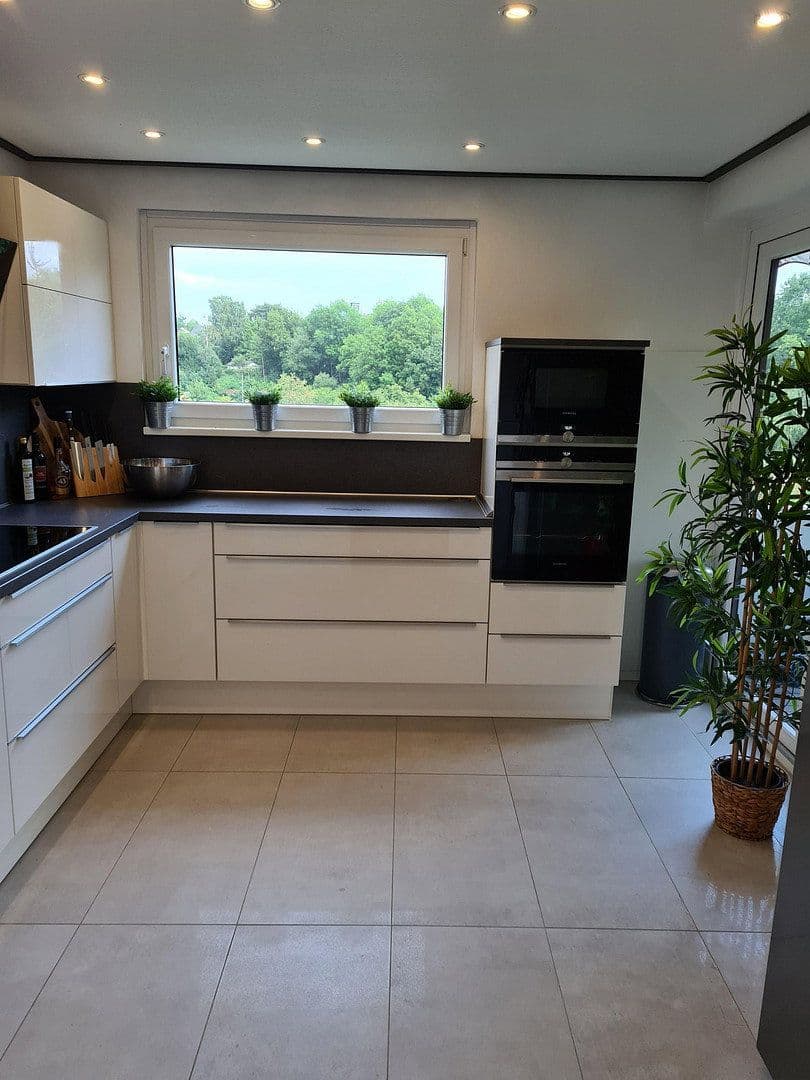 Prodej bytu 3+kk 88 m², Essen, Severní Porýní-Vestfálsko Prodej bytu 3+kk 88 m², Essen, Severní Porýní-Vestfálsko
