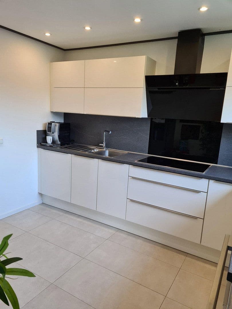 Prodej bytu 3+kk 88 m², Essen, Severní Porýní-Vestfálsko Prodej bytu 3+kk 88 m², Essen, Severní Porýní-Vestfálsko