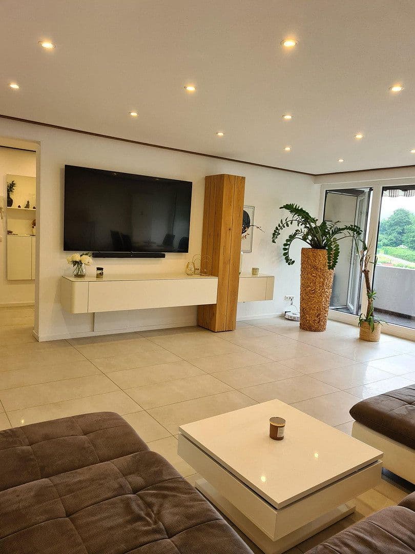 Prodej bytu 3+kk 88 m², Essen, Severní Porýní-Vestfálsko Prodej bytu 3+kk 88 m², Essen, Severní Porýní-Vestfálsko