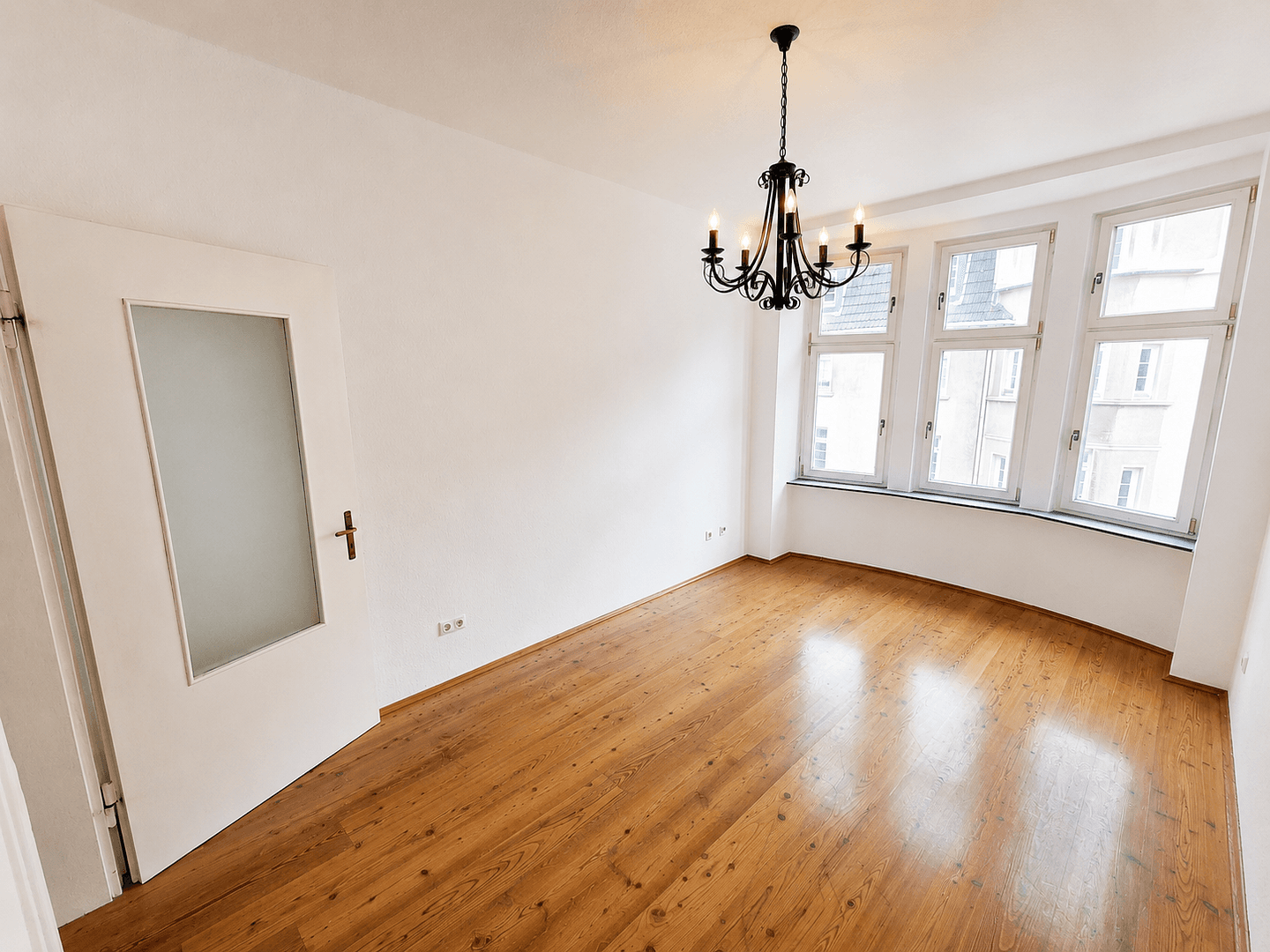 Pronájem bytu 3+1 63 m², Essen, Severní Porýní-Vestfálsko Pronájem bytu 3+1 63 m², Essen, Severní Porýní-Vestfálsko