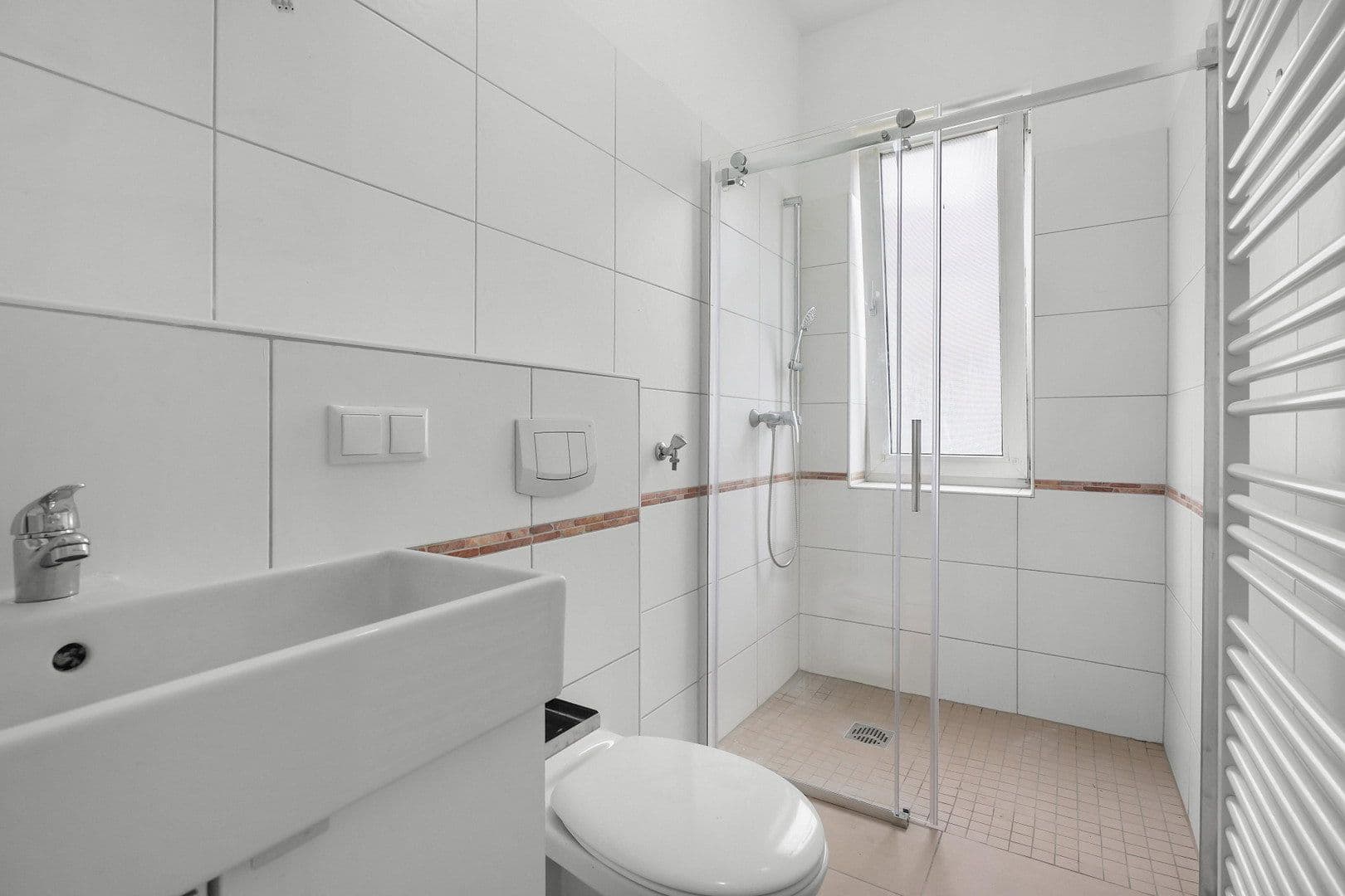 Pronájem bytu 3+1 63 m², Waßmannstr. 9, Hannover, Dolní Sasko Pronájem bytu 3+1 63 m², Waßmannstr. 9, Hannover, Dolní Sasko