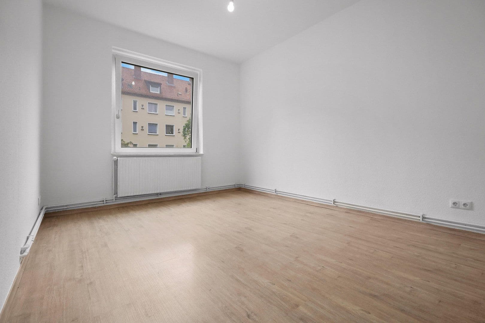 Pronájem bytu 3+1 63 m², Waßmannstr. 9, Hannover, Dolní Sasko Pronájem bytu 3+1 63 m², Waßmannstr. 9, Hannover, Dolní Sasko