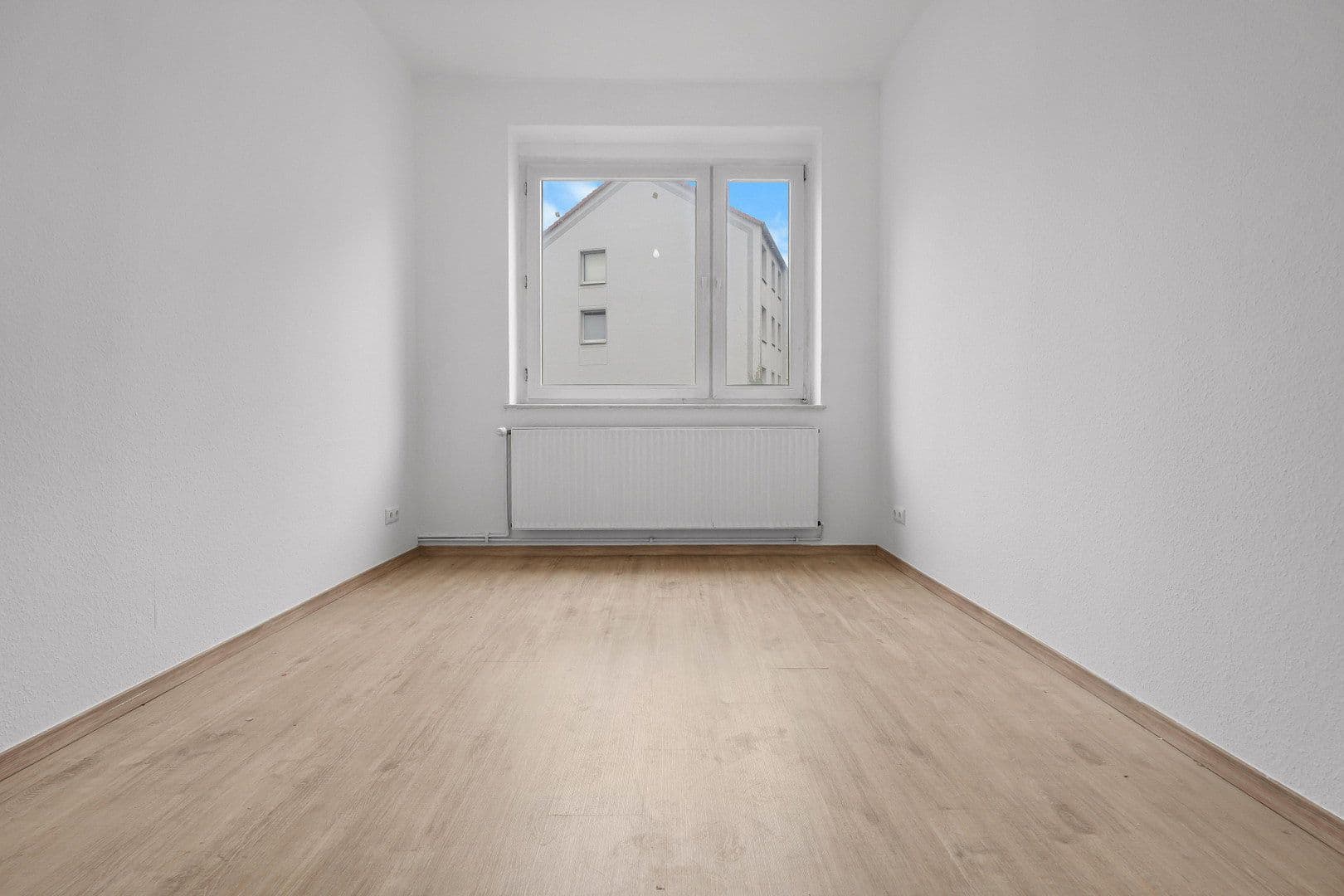 Pronájem bytu 3+1 63 m², Waßmannstr. 9, Hannover, Dolní Sasko Pronájem bytu 3+1 63 m², Waßmannstr. 9, Hannover, Dolní Sasko