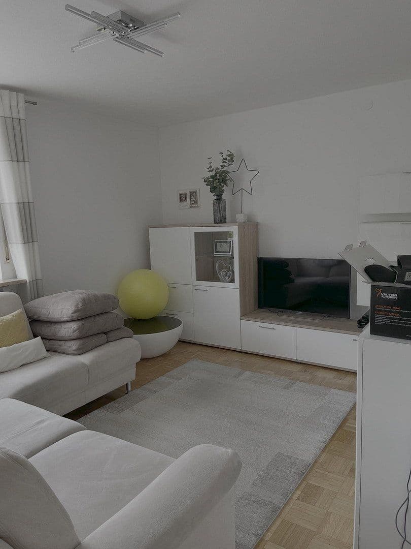 Pronájem bytu 4+1 85 m², Bodelschwinghstraße 55, Amberg, Bavorsko Pronájem bytu 4+1 85 m², Bodelschwinghstraße 55, Amberg, Bavorsko