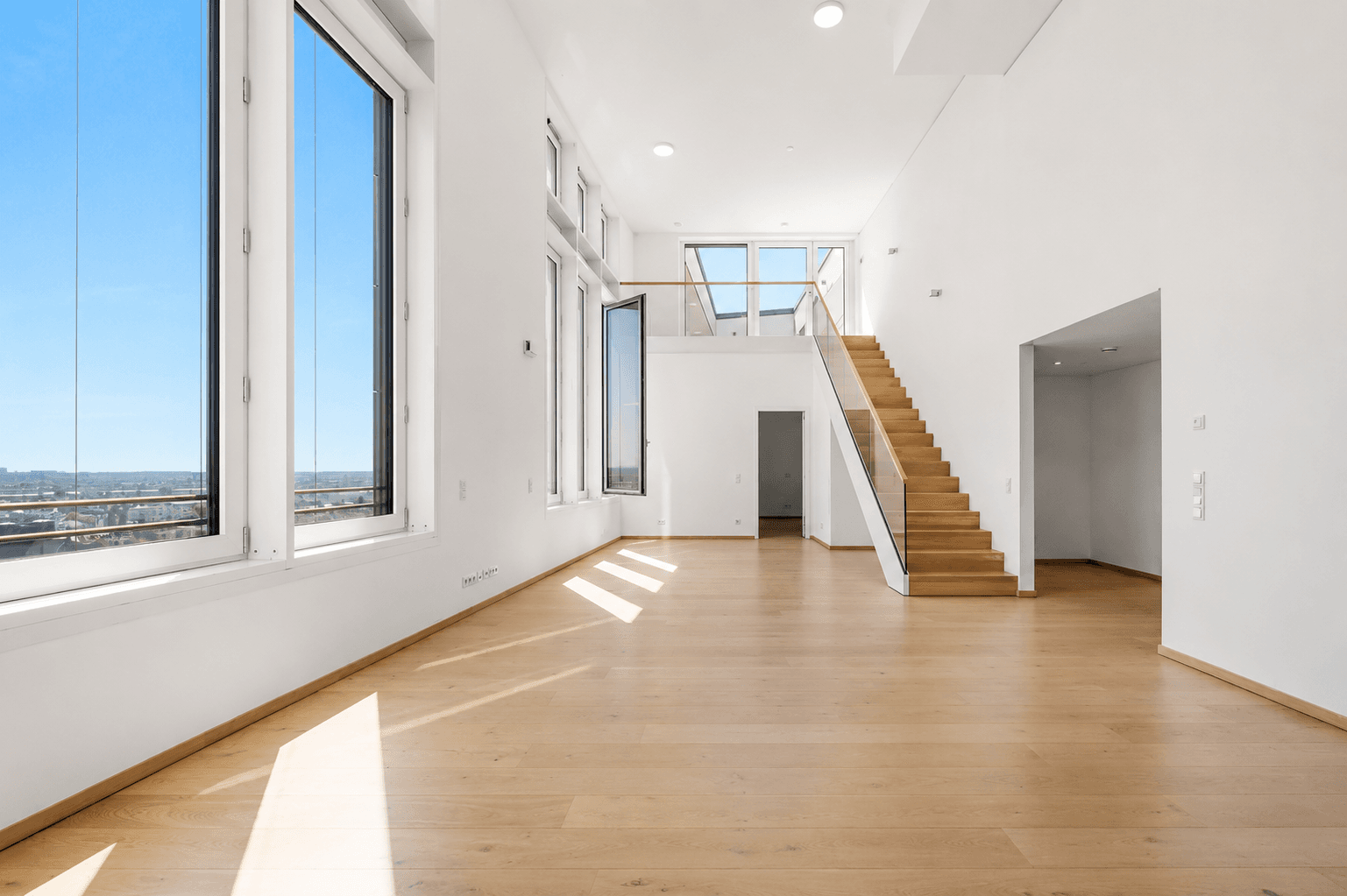 Pronájem bytu 3+1 170 m², Europa-Allee 103, Frankfurt am Main, Hessen Pronájem bytu 3+1 170 m², Europa-Allee 103, Frankfurt am Main, Hessen