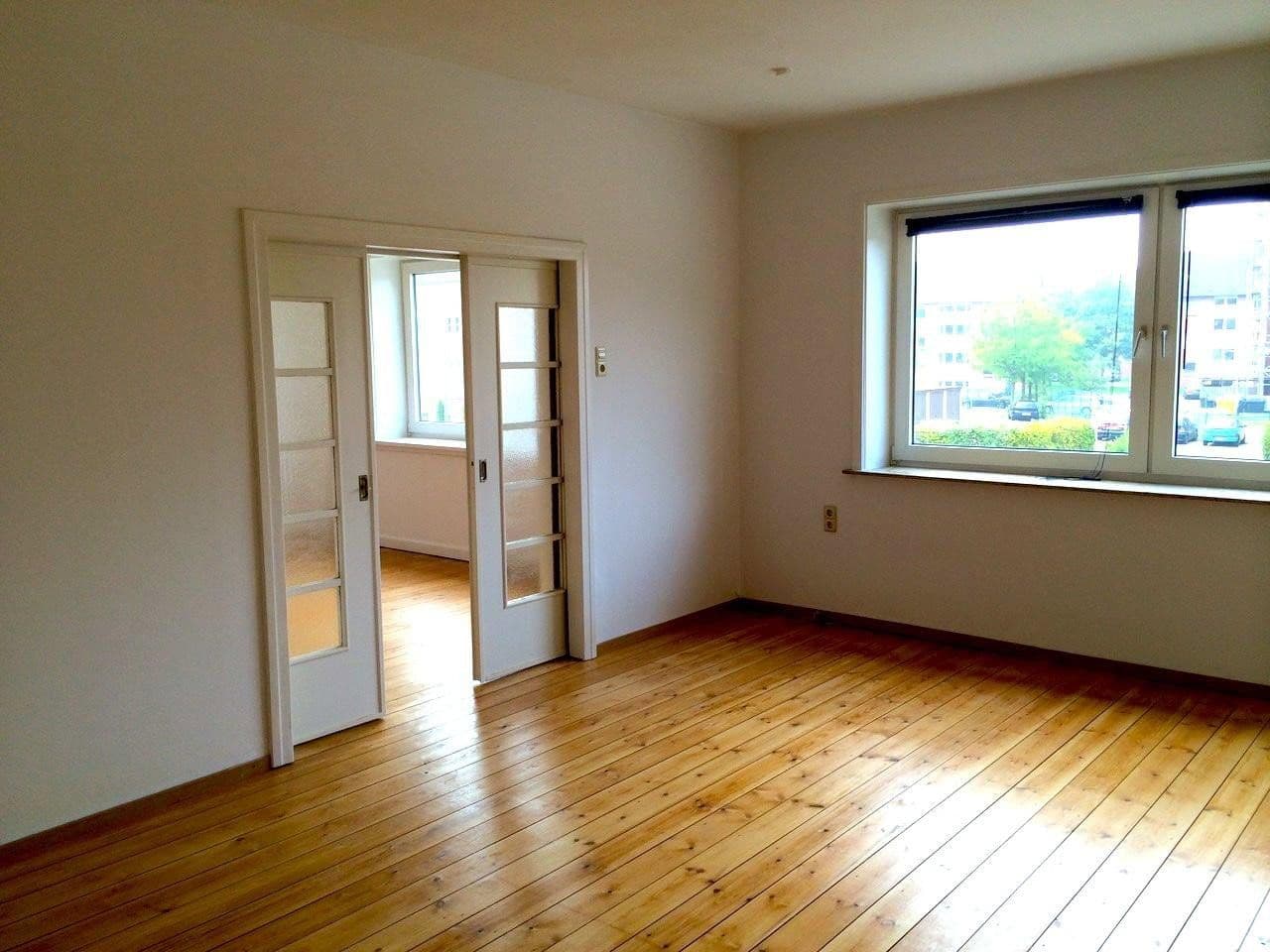 Pronájem bytu 4+1 104 m², Mürwiker Strasse 192, Flensburg, Šlesvicko-Holštýnsko Pronájem bytu 4+1 104 m², Mürwiker Strasse 192, Flensburg, Šlesvicko-Holštýnsko