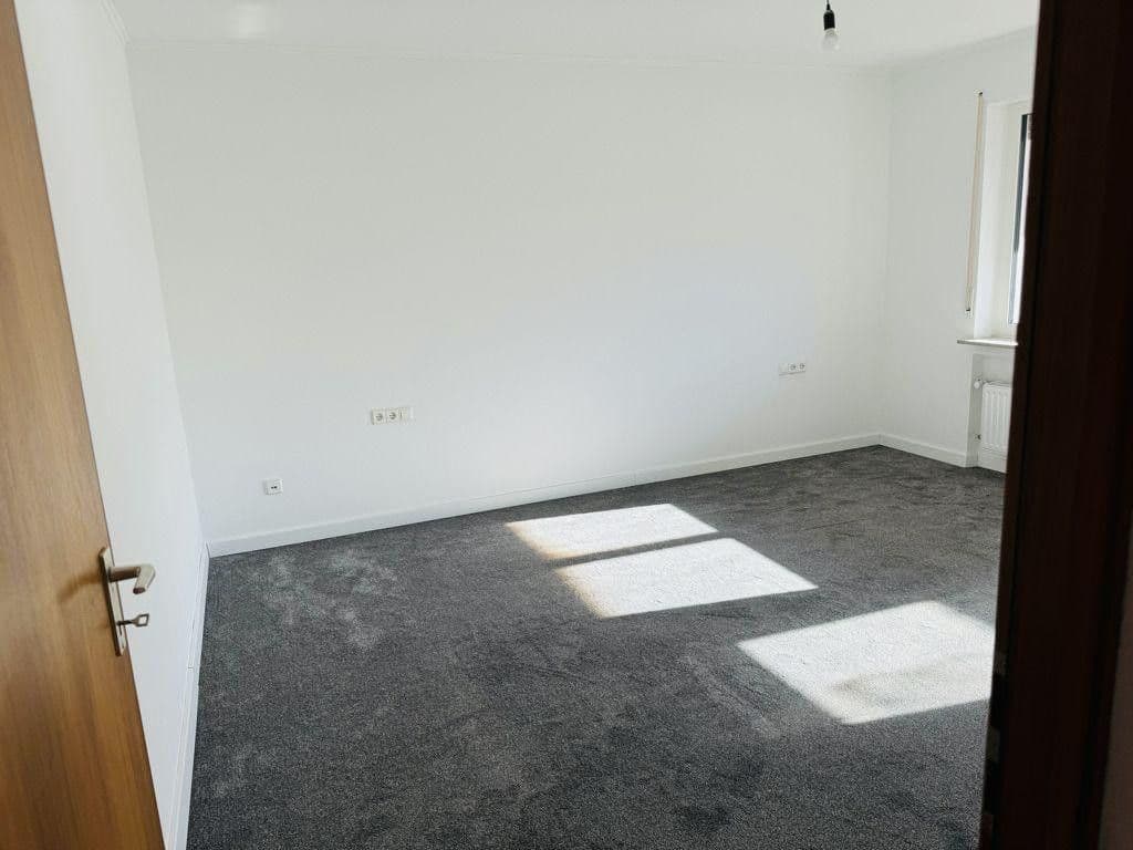Pronájem bytu 4+1 108 m², Straßberg, Bádensko-Württembersko Pronájem bytu 4+1 108 m², Straßberg, Bádensko-Württembersko