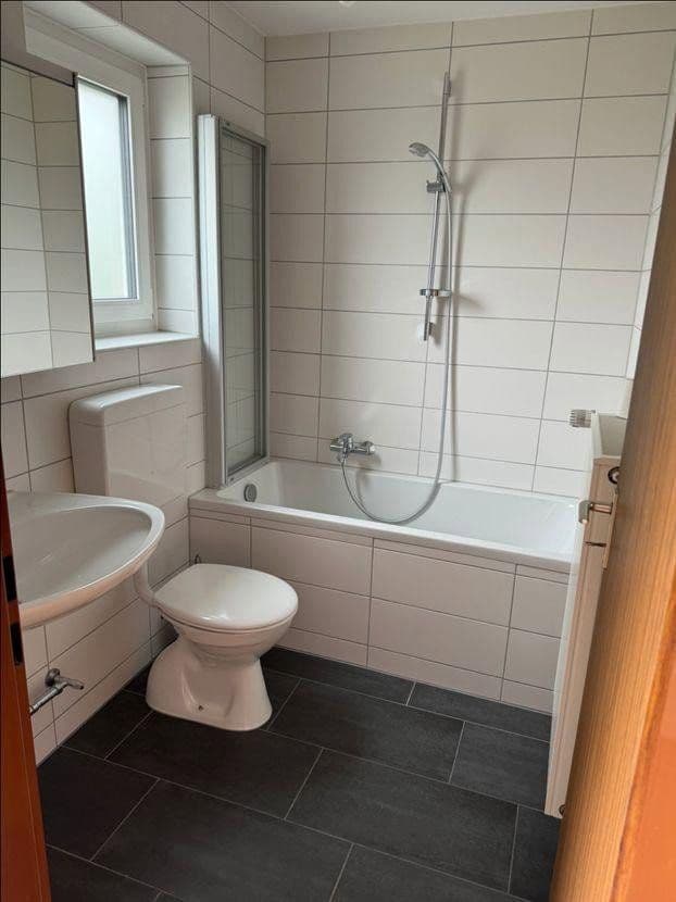 Pronájem bytu 2+1 66 m², Straßberg, Bádensko-Württembersko Pronájem bytu 2+1 66 m², Straßberg, Bádensko-Württembersko