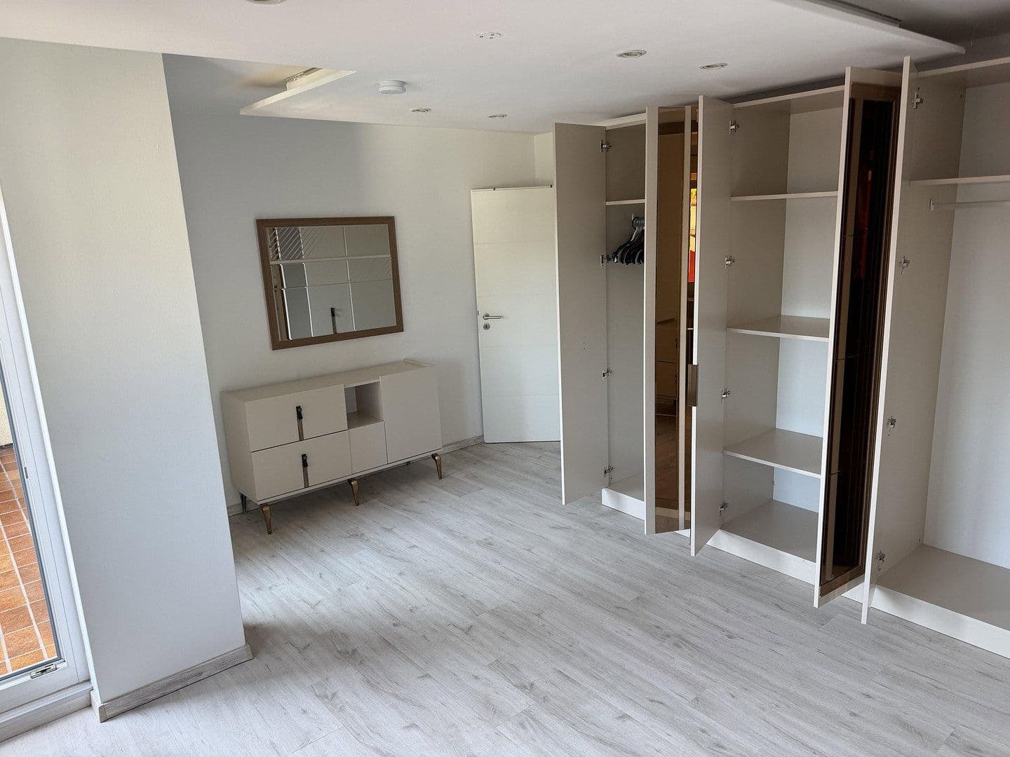 Pronájem bytu 3+1 90 m², Domhofstrasse 16, Weil am Rhein, Bádensko-Württembersko Pronájem bytu 3+1 90 m², Domhofstrasse 16, Weil am Rhein, Bádensko-Württembersko