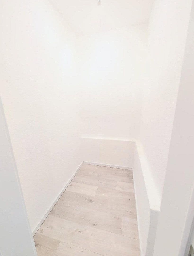Prodej bytu 3+1 80 m², Karlsbader Straße 7, Ludwigshafen am Rhein, Porýní-Falc Prodej bytu 3+1 80 m², Karlsbader Straße 7, Ludwigshafen am Rhein, Porýní-Falc