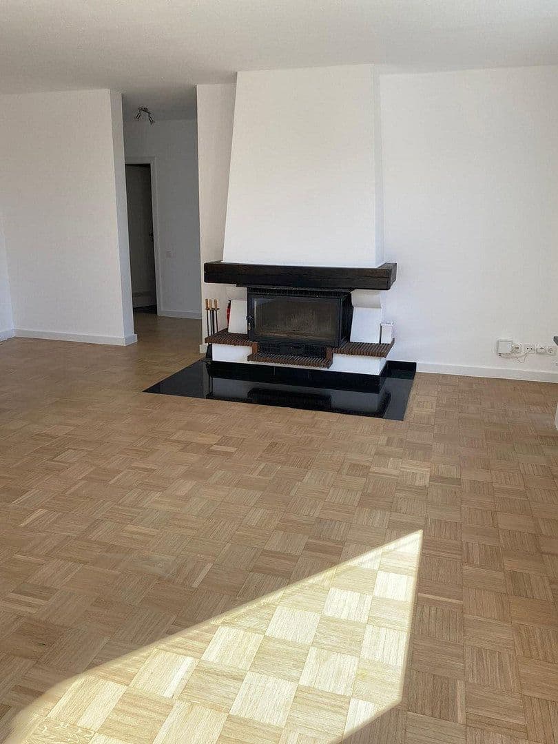 Prodej bytu 3+1 88 m², Bismarckstr.60, Ratingen, Severní Porýní-Vestfálsko Prodej bytu 3+1 88 m², Bismarckstr.60, Ratingen, Severní Porýní-Vestfálsko