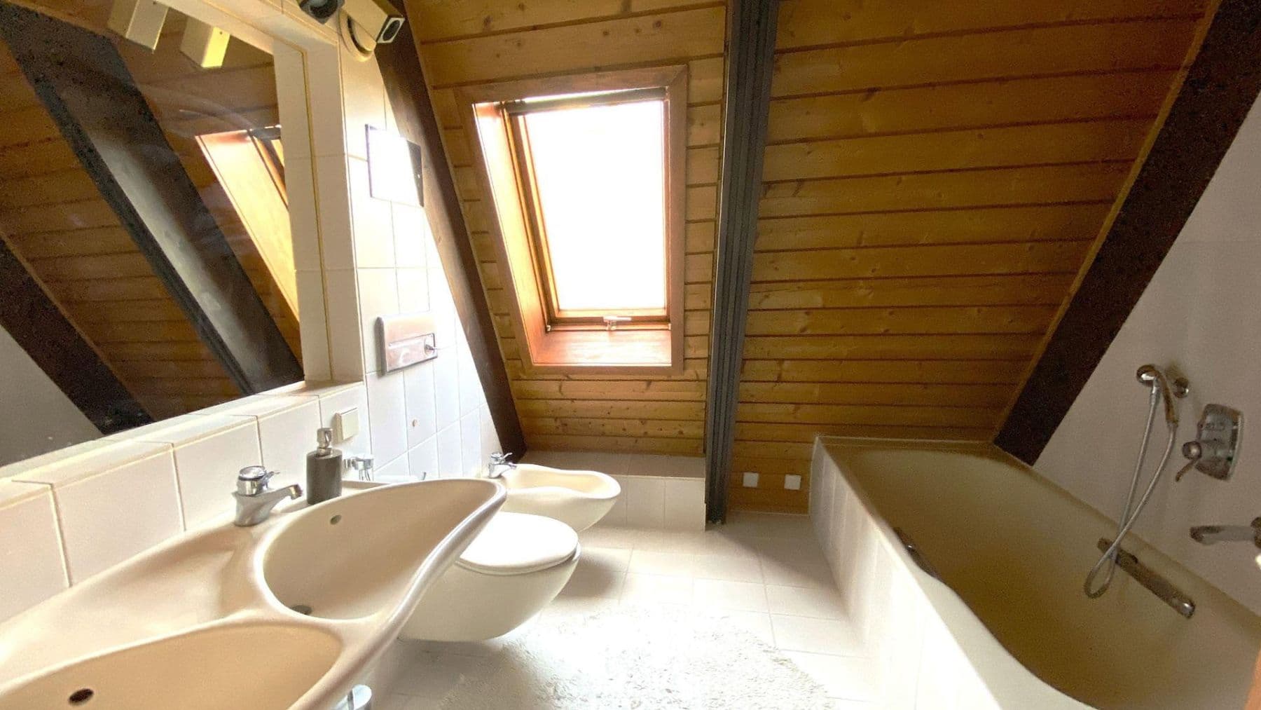 Prodej domu 156 m², pozemek 482 m², Holm, Šlesvicko-Holštýnsko Prodej domu 156 m², pozemek 482 m², Holm, Šlesvicko-Holštýnsko