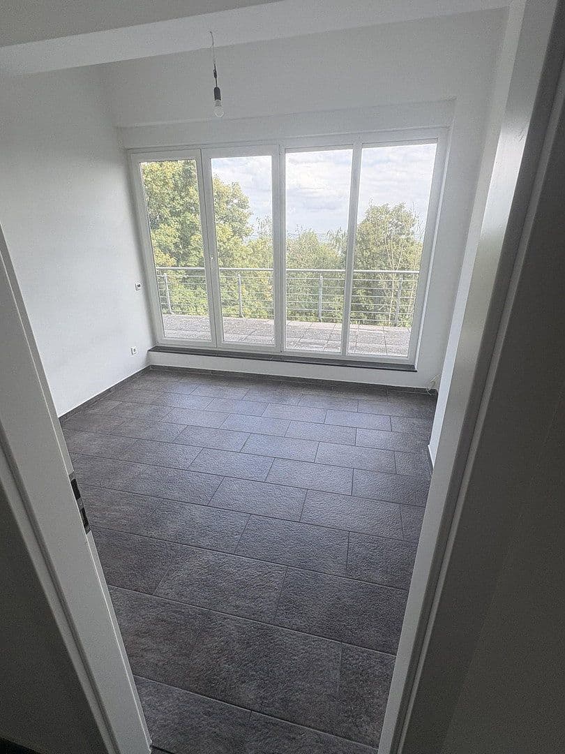 Prodej bytu 4+1 125 m², Sternenberg 46, Wuppertal, Severní Porýní-Vestfálsko Prodej bytu 4+1 125 m², Sternenberg 46, Wuppertal, Severní Porýní-Vestfálsko