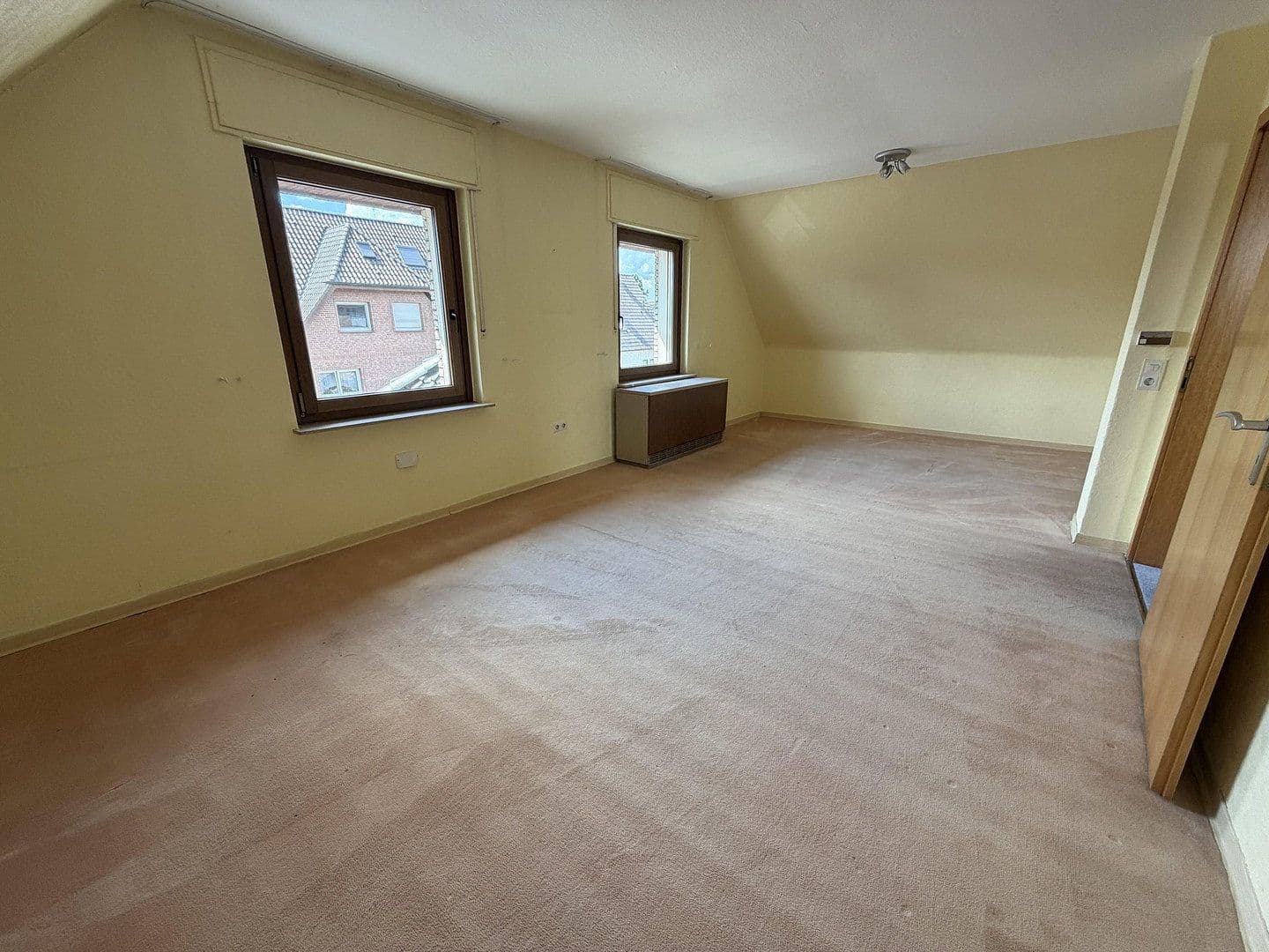Prodej domu 157 m², pozemek 1.074 m², Löhne, Severní Porýní-Vestfálsko Prodej domu 157 m², pozemek 1.074 m², Löhne, Severní Porýní-Vestfálsko