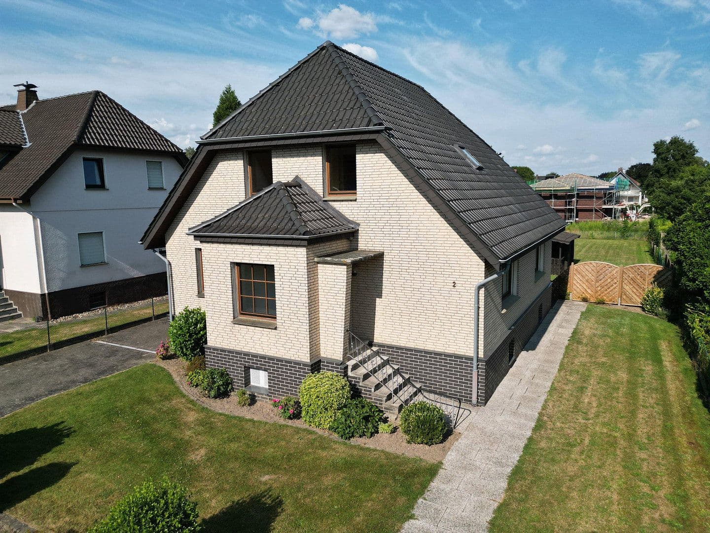 Prodej domu 157 m², pozemek 1.074 m², Löhne, Severní Porýní-Vestfálsko Prodej domu 157 m², pozemek 1.074 m², Löhne, Severní Porýní-Vestfálsko