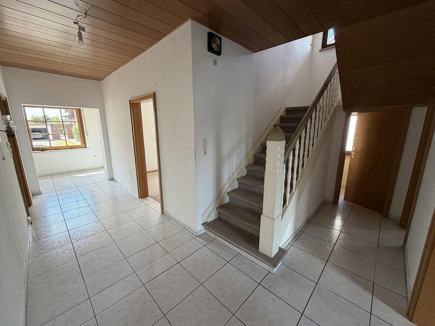 Prodej domu 157 m², pozemek 1.074 m², Löhne, Severní Porýní-Vestfálsko Prodej domu 157 m², pozemek 1.074 m², Löhne, Severní Porýní-Vestfálsko