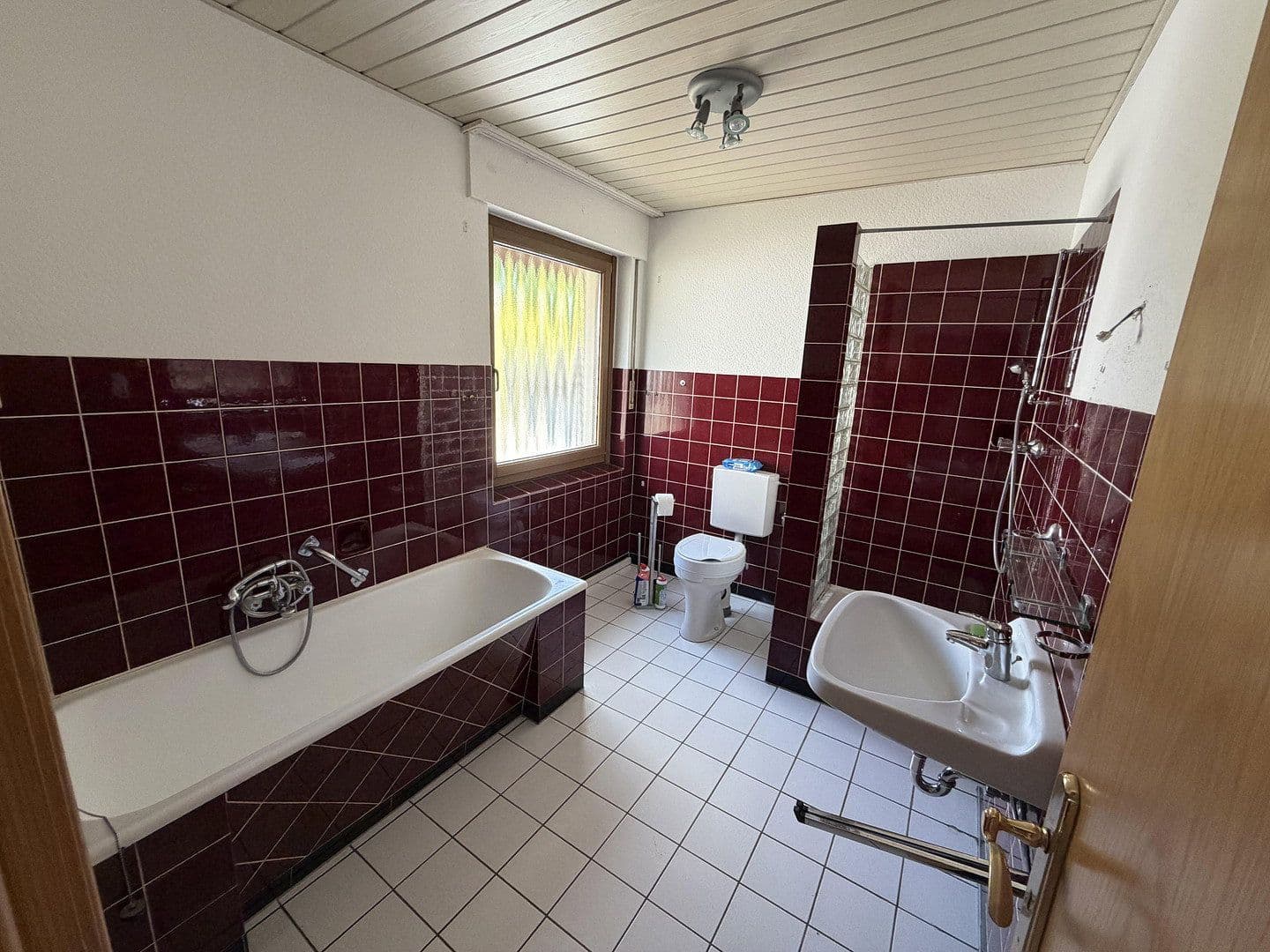 Prodej domu 157 m², pozemek 1.074 m², Löhne, Severní Porýní-Vestfálsko Prodej domu 157 m², pozemek 1.074 m², Löhne, Severní Porýní-Vestfálsko