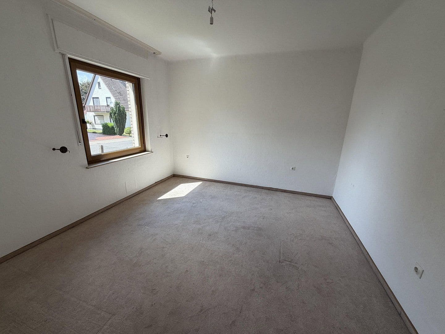 Prodej domu 157 m², pozemek 1.074 m², Löhne, Severní Porýní-Vestfálsko Prodej domu 157 m², pozemek 1.074 m², Löhne, Severní Porýní-Vestfálsko