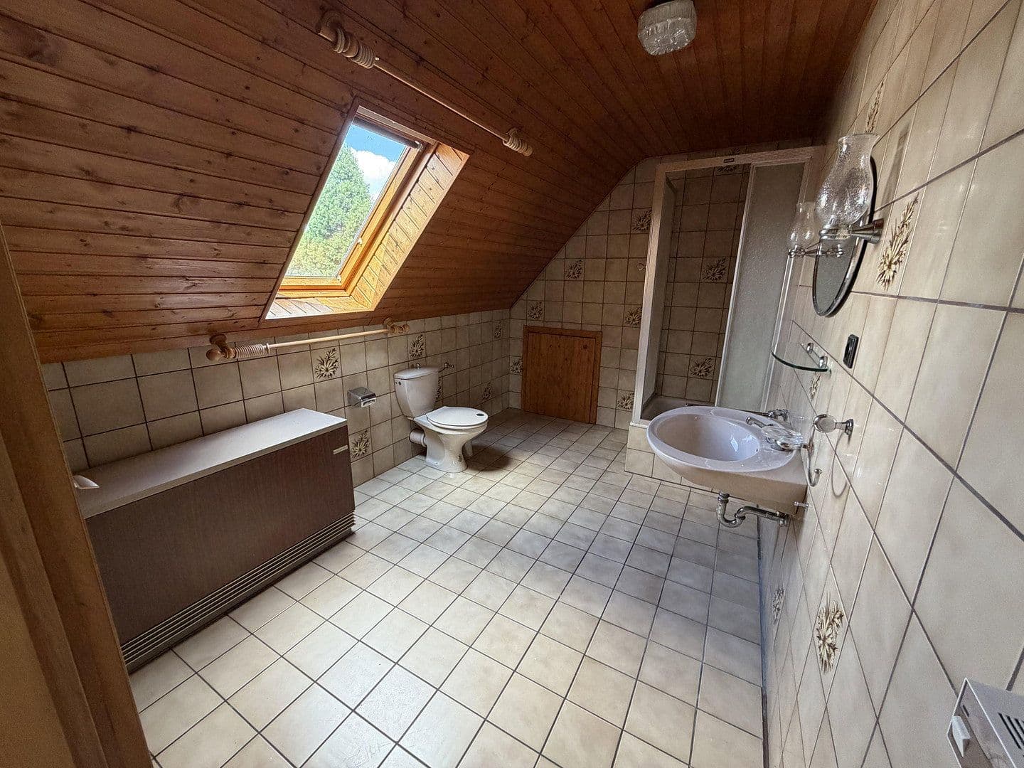 Prodej domu 157 m², pozemek 1.074 m², Löhne, Severní Porýní-Vestfálsko Prodej domu 157 m², pozemek 1.074 m², Löhne, Severní Porýní-Vestfálsko