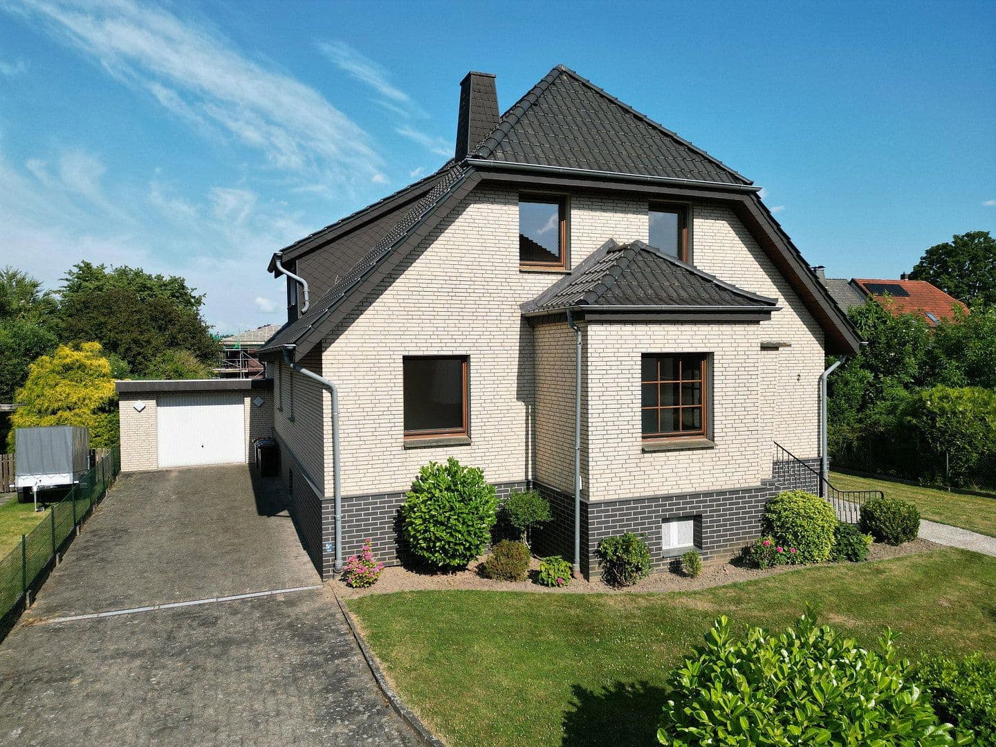Prodej domu 157 m², pozemek 1.074 m², Löhne, Severní Porýní-Vestfálsko Prodej domu 157 m², pozemek 1.074 m², Löhne, Severní Porýní-Vestfálsko