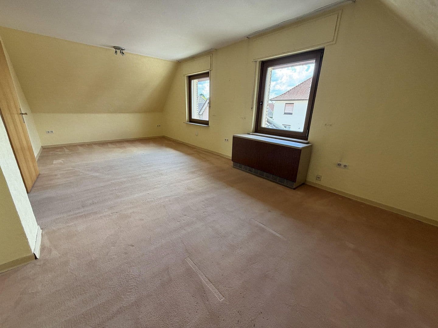 Prodej domu 157 m², pozemek 1.074 m², Löhne, Severní Porýní-Vestfálsko Prodej domu 157 m², pozemek 1.074 m², Löhne, Severní Porýní-Vestfálsko