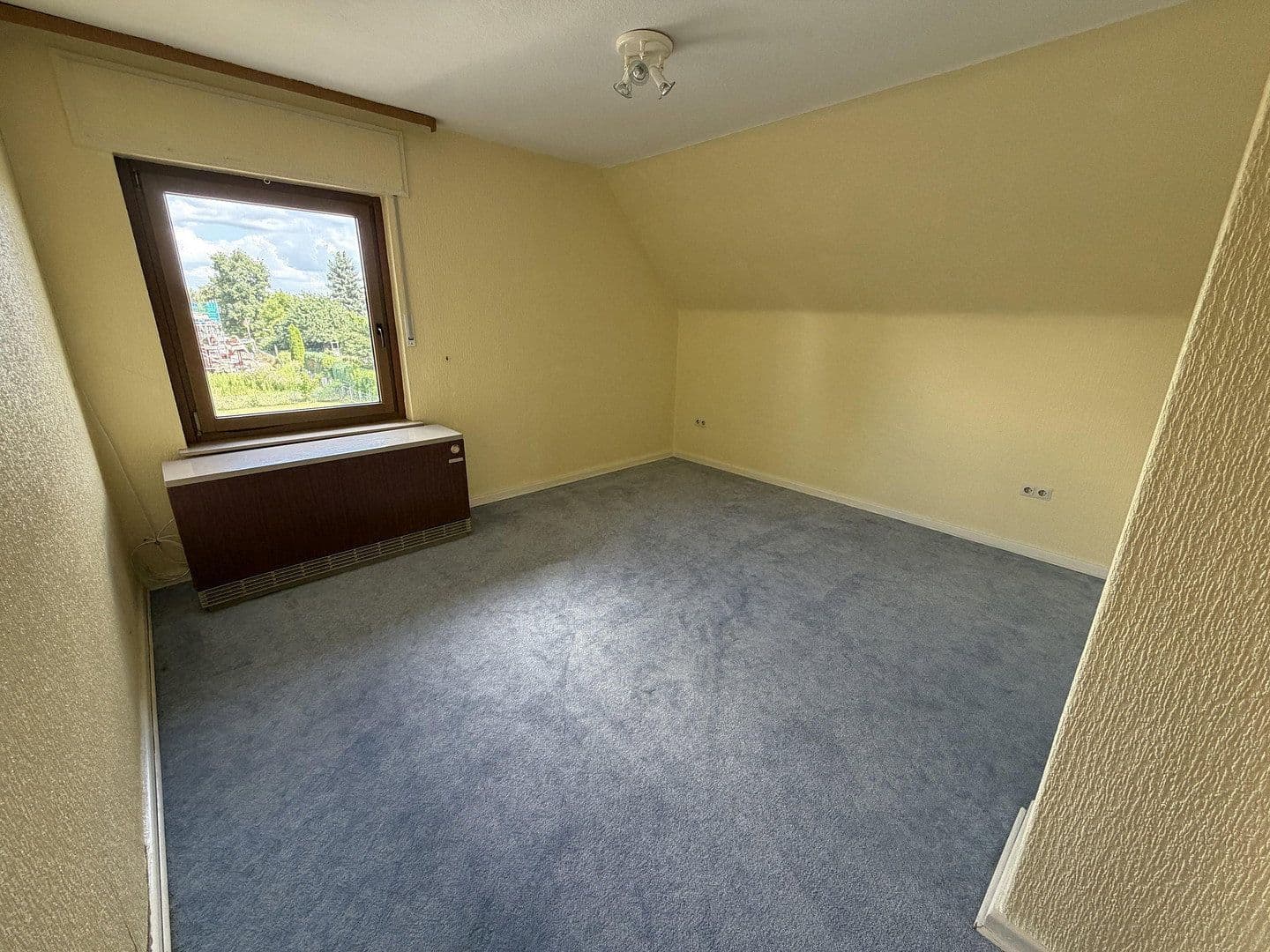 Prodej domu 157 m², pozemek 1.074 m², Löhne, Severní Porýní-Vestfálsko Prodej domu 157 m², pozemek 1.074 m², Löhne, Severní Porýní-Vestfálsko