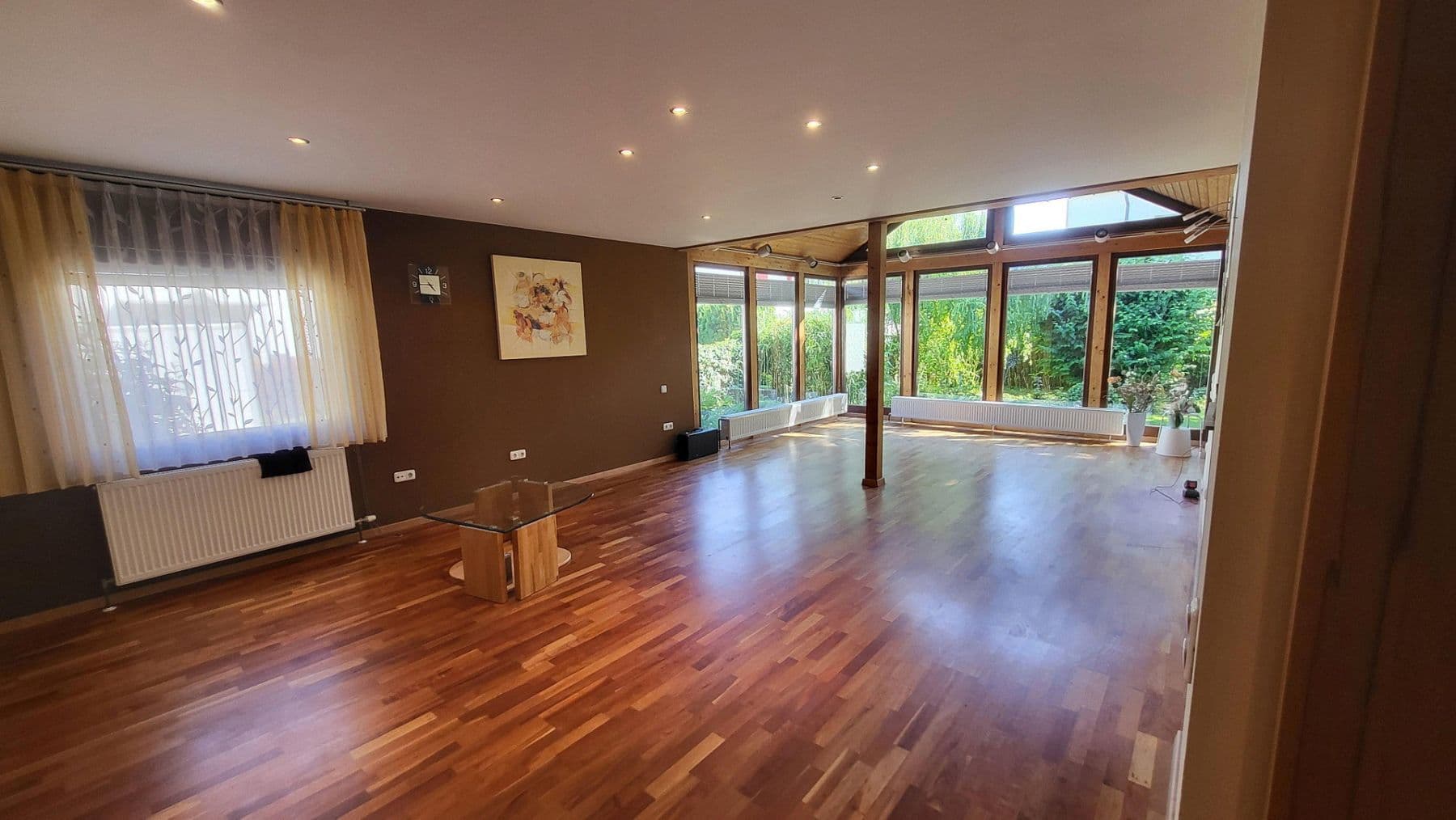 Prodej domu 175 m², pozemek 640 m², Sandhausen, Bádensko-Württembersko Prodej domu 175 m², pozemek 640 m², Sandhausen, Bádensko-Württembersko